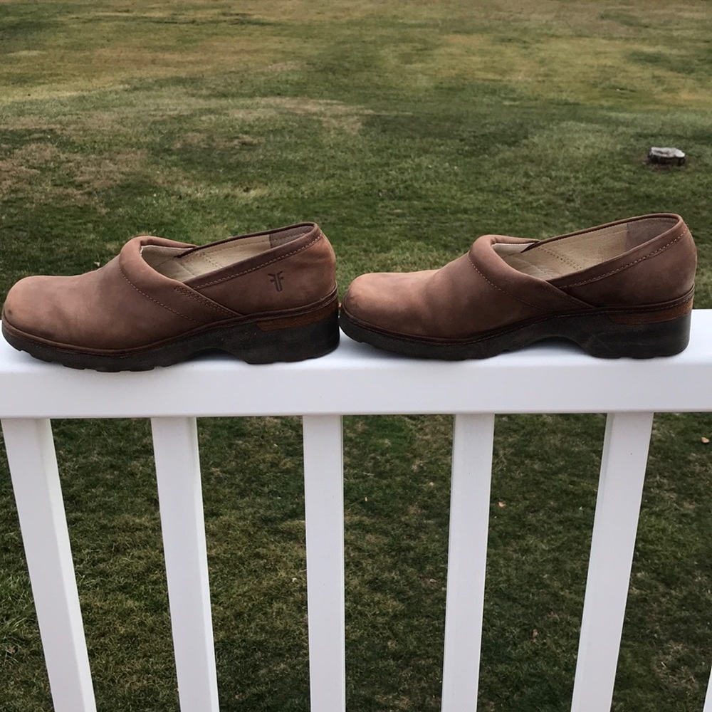 EUC Frye women’s slip on in